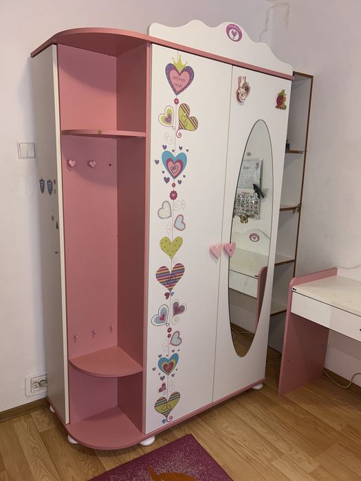 Mobila camera copii (fete) 2 paturi, dulap, birou, comoda