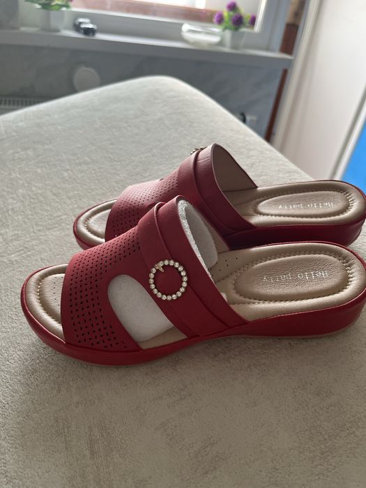 срочно продам тапочки