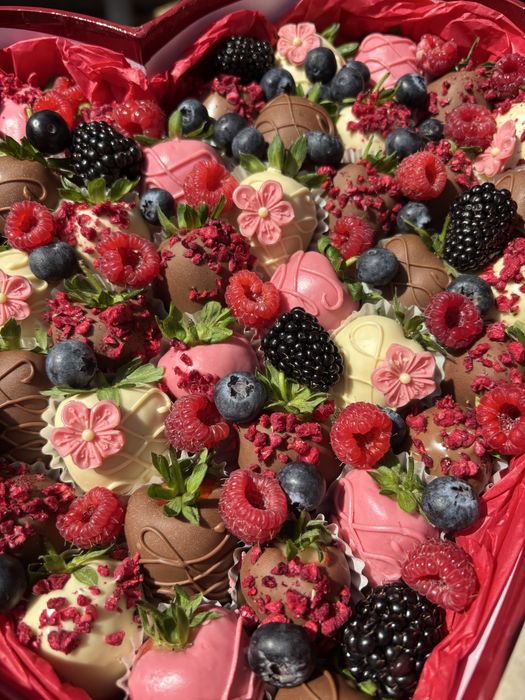 Клубника в шоколаде Подарки Qulupnay shokolad Sovg’alar Сладкий бокс