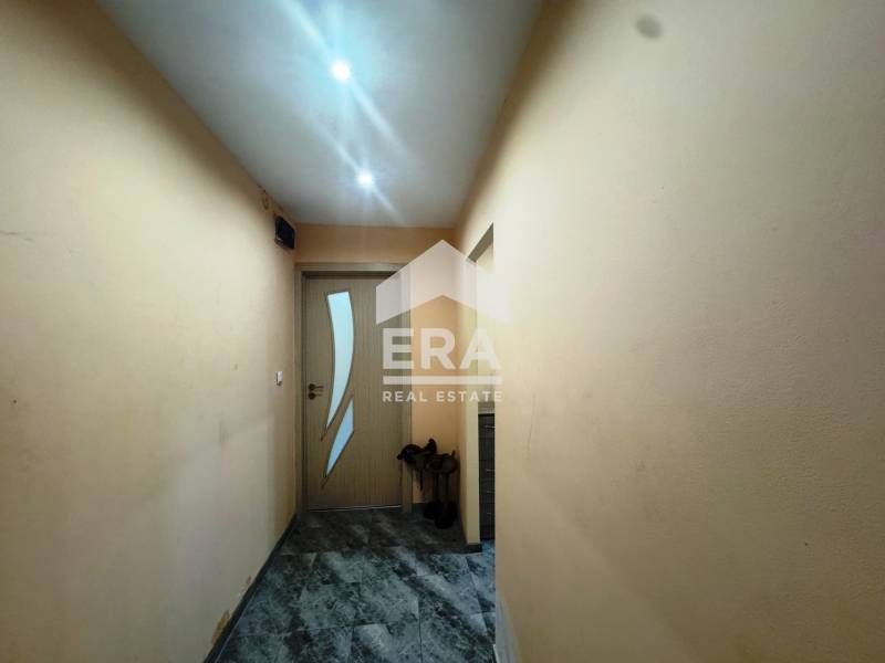 Продава се Четиристаен апартамент в Русе, Дружба 3 - 101 кв.м за 1090 €/кв.м - Снимка #9