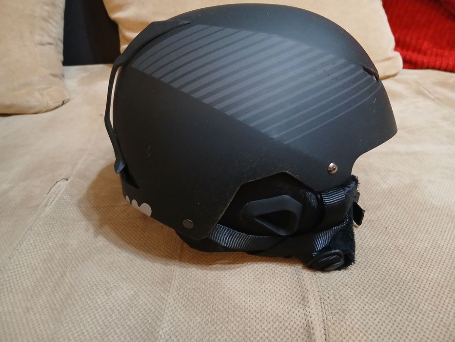 Продавам ски каска