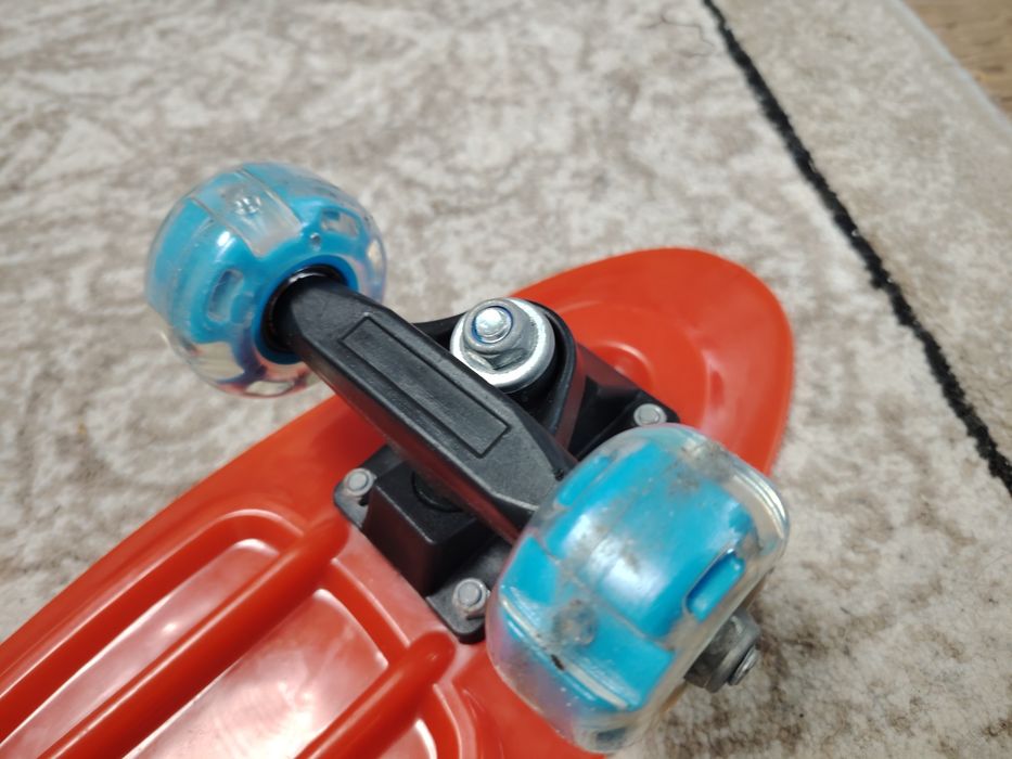 Skateboard cu leduri