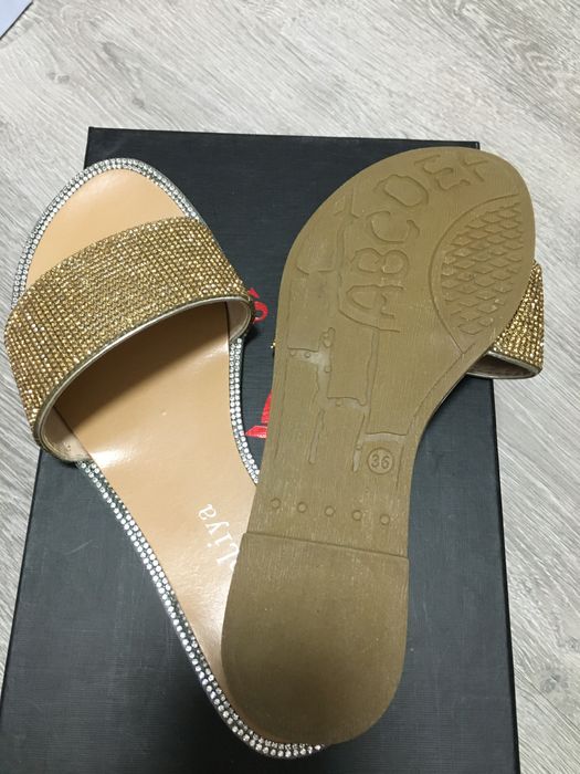 Продам обувь женскую