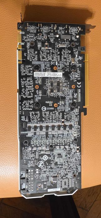 PLACA GRAFICA GEFORCE GTX 1080 TI stare foarte buna folosita sporadic la editare video si jocuri.