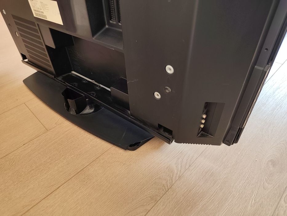 Телевизор Филипс 37, плосък екран