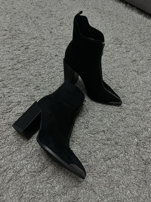 Продам ботильоны  39рр