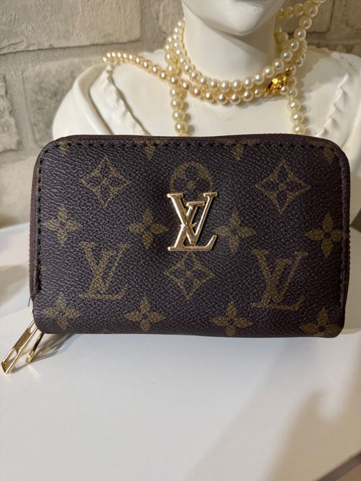 Дамски чанти и портмоне