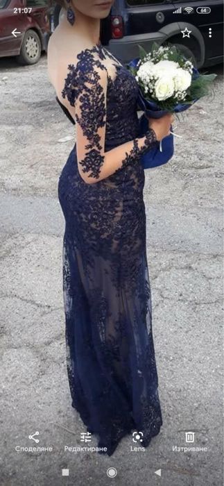 Синя бална рокля