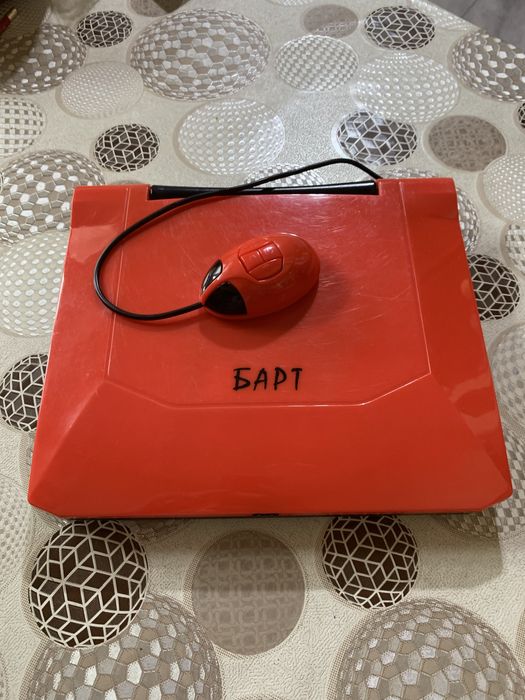 Детски компютър Барт с батерии