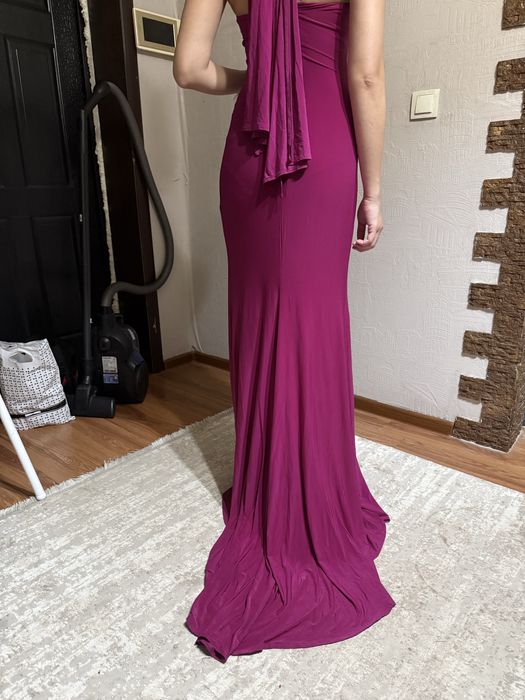 Вечернее платье со шлейфом