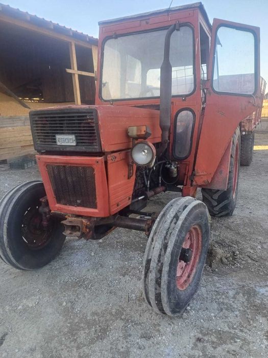 Tractor Universal U445