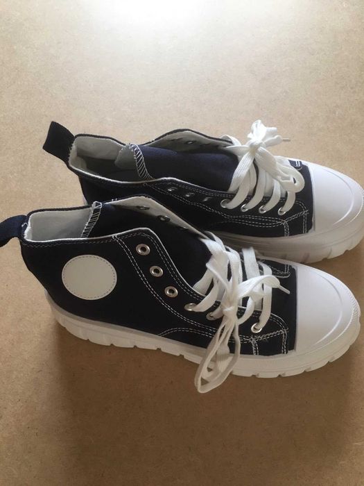 Дамски кецове-тъмно сини -41 номер