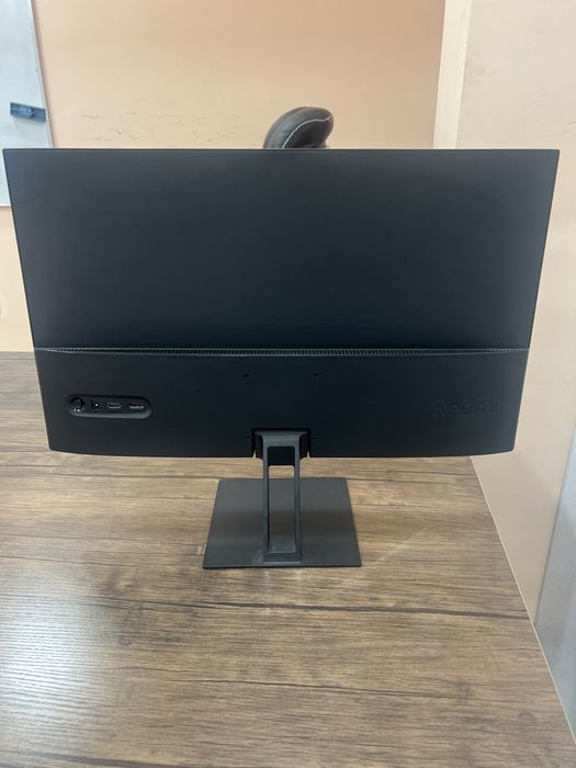Redmi monitor office uchun