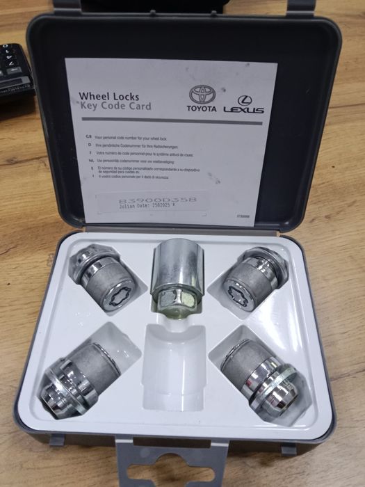 Секретка на Камри 80