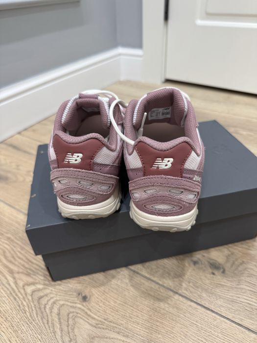 Кроссовки new balance 204L