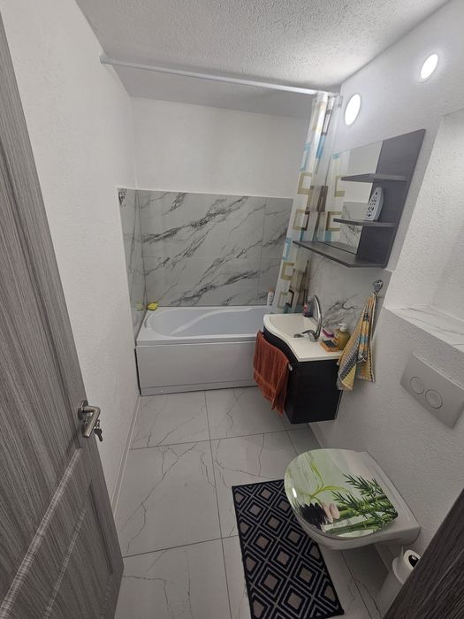 Apartament 3 camere -de închiriat