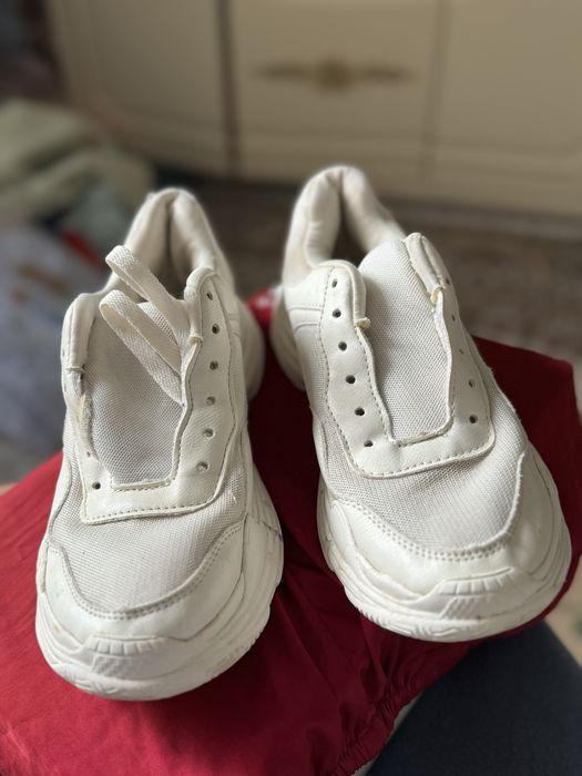 Аяқ киімдер сатылымда