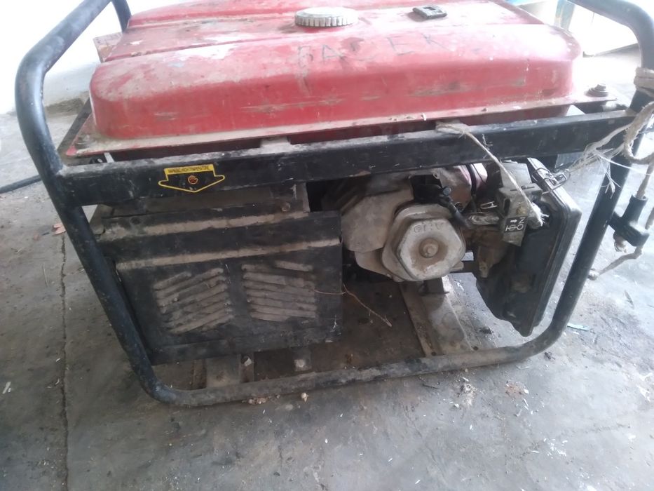 Бензиновый генератор