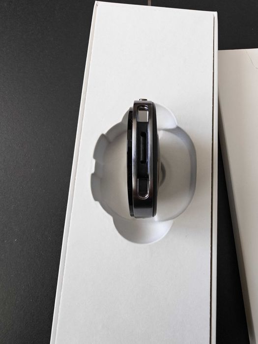 Часовник Samsung galaxy watch 8 44mm подарък към часовника чисто нова каишка.