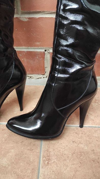 Сапоги  демисезонные, лаковые размер 37