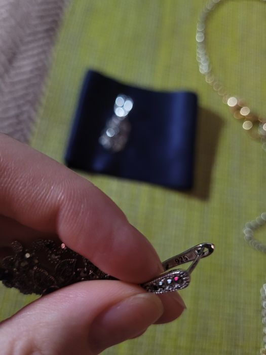 Продам серьги, кольцо и колье в отличном состоянии