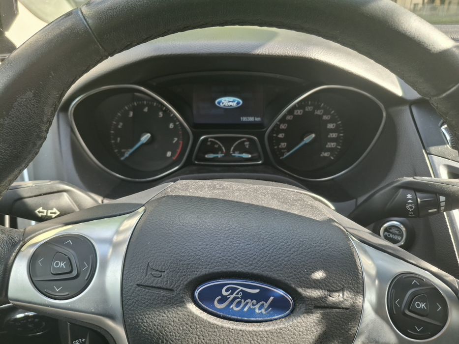 Vând Ford Focus Titanium