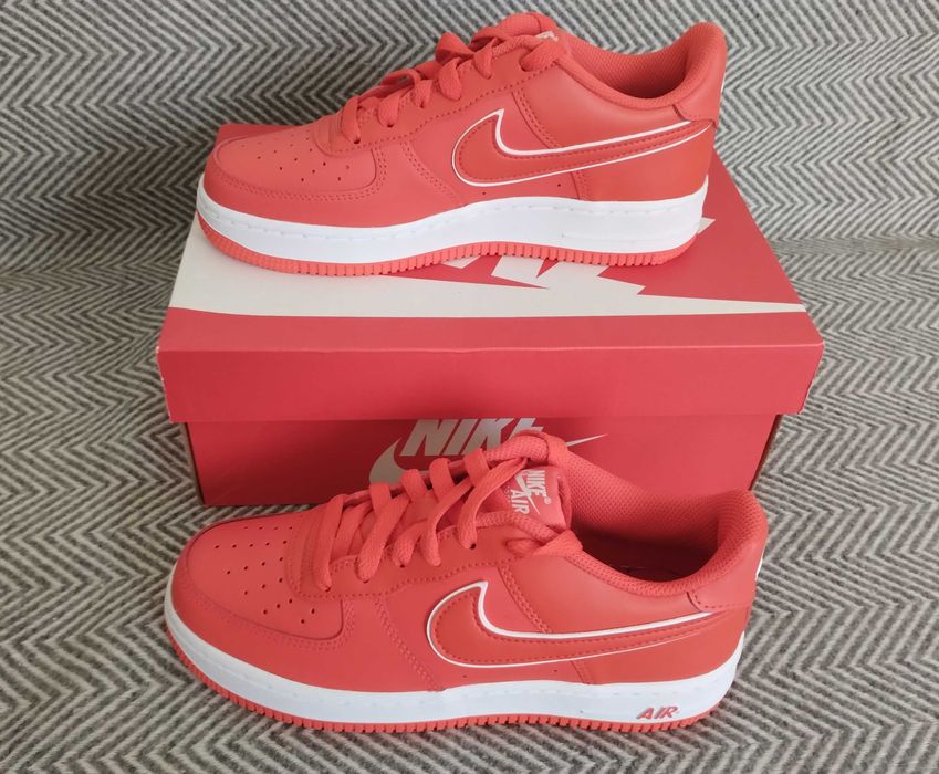 Nike Air Max Red маратонки номер 37.5