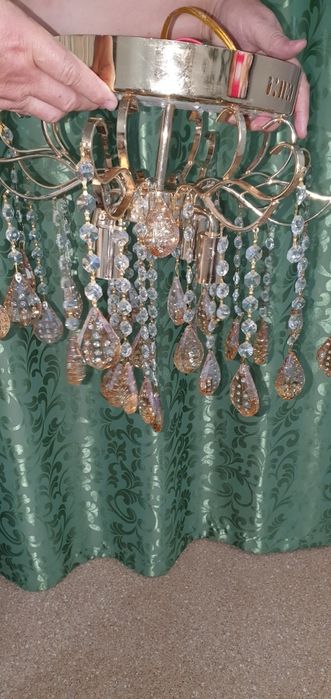 Срочно продам люстру!