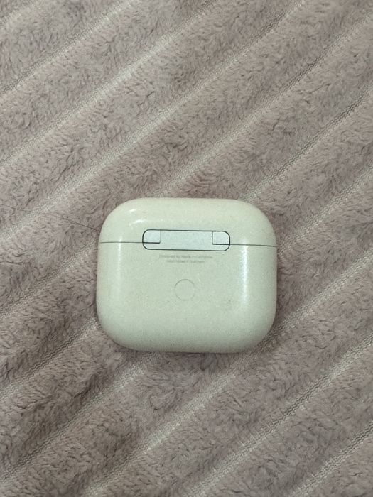 airpods наушник и кейс