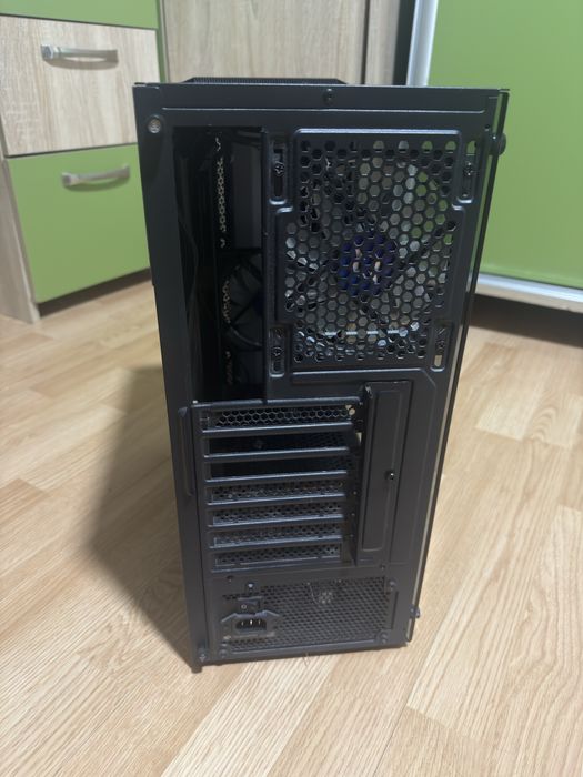 Carcasa Aqirys cu sursa silentiumPC 650W
