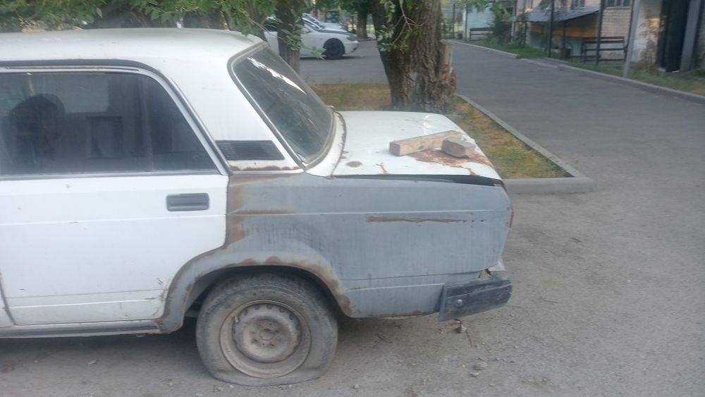 Ваз-2107 продам 2002