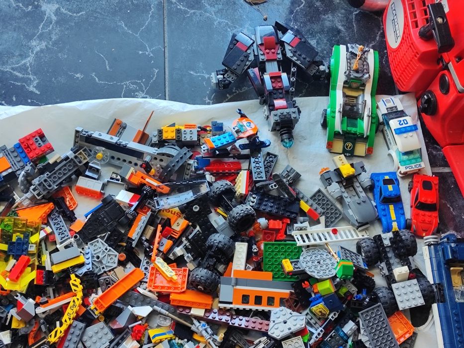 Оригинални Лего части 4,5 кг lego