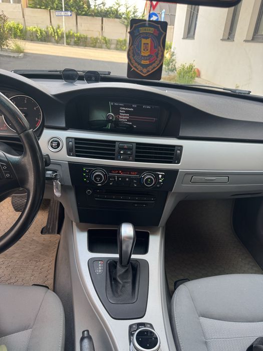 Vând bmw seria 3 e91 facelift