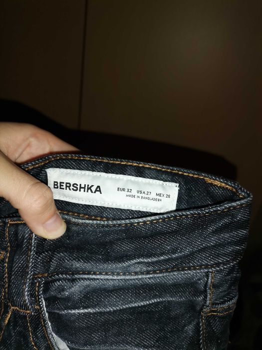 Чисто нови дънки Bershka