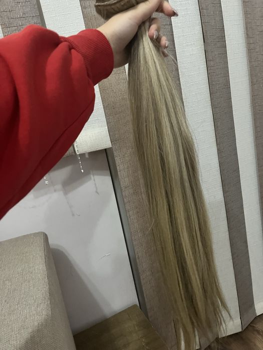 Екстеншъни само пробвани едно към едно с истинска коса