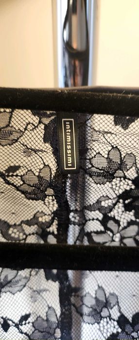 Ново Дамско черно дантелено боди с пайети в размер S.