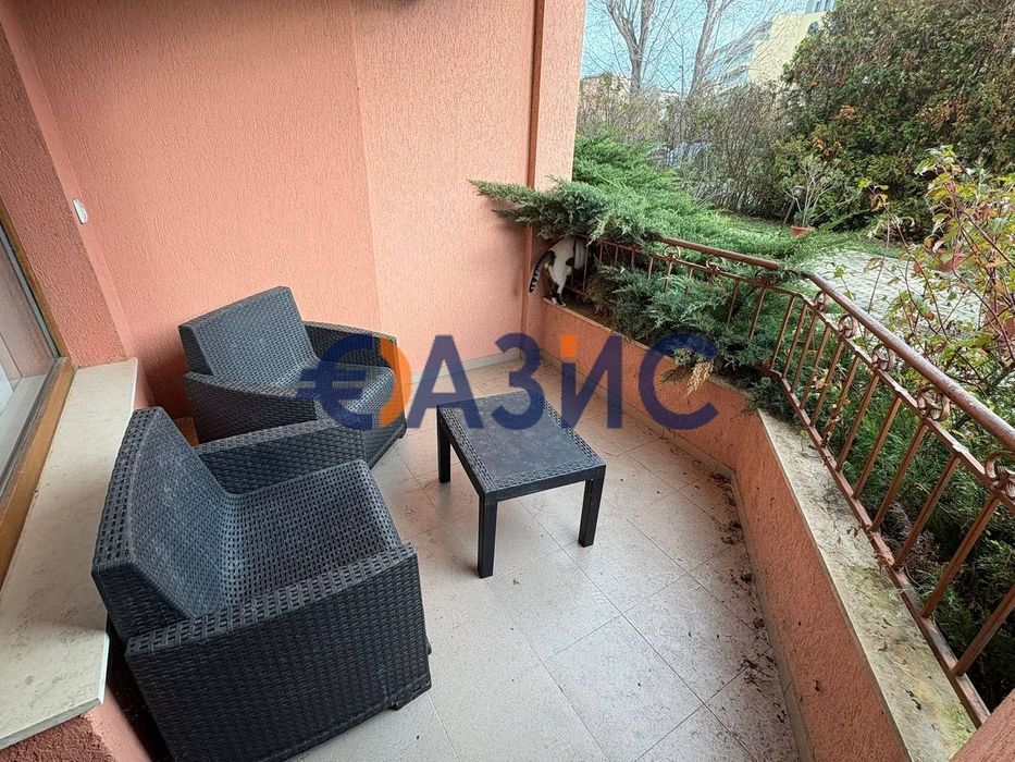 Продава се Двустаен апартамент в к.к. Слънчев бряг - 62 кв.м за 699 €/кв.м - Снимка #4