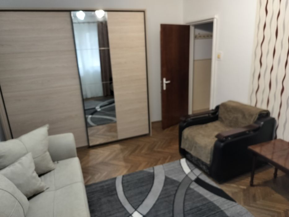 De închiriat apartament doua camere
