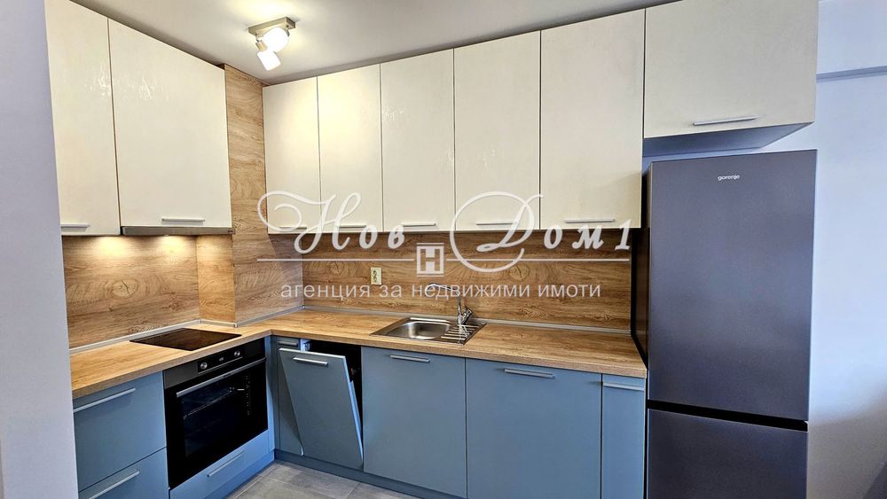 Дава се под наем Тристаен апартамент в София, Център - 82 кв.м за 797.64 € - Снимка #2