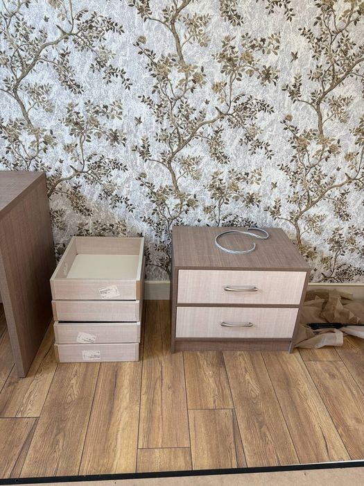 Shkaf kravat yangi 8shlatilmagan