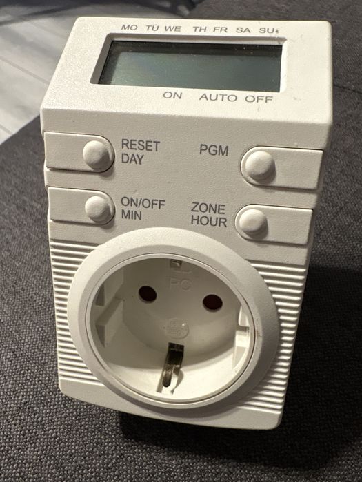 Priza digitala programabila Bachmann EMT700, display LCD, 16A, 230V, max.3680W, Alb