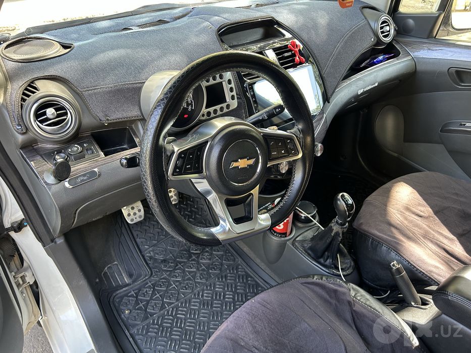 Продам chevrolet spark 2014