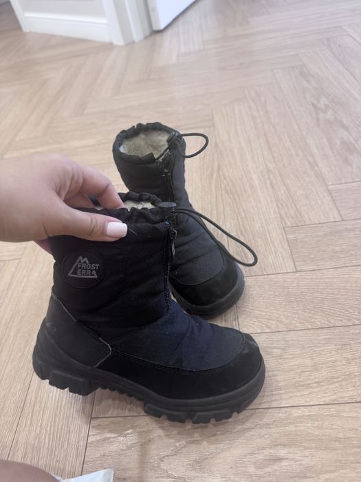 Отдам две парф обуви 32 размер