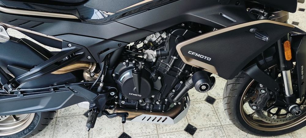 CF MOTO 800 NK sotiladi