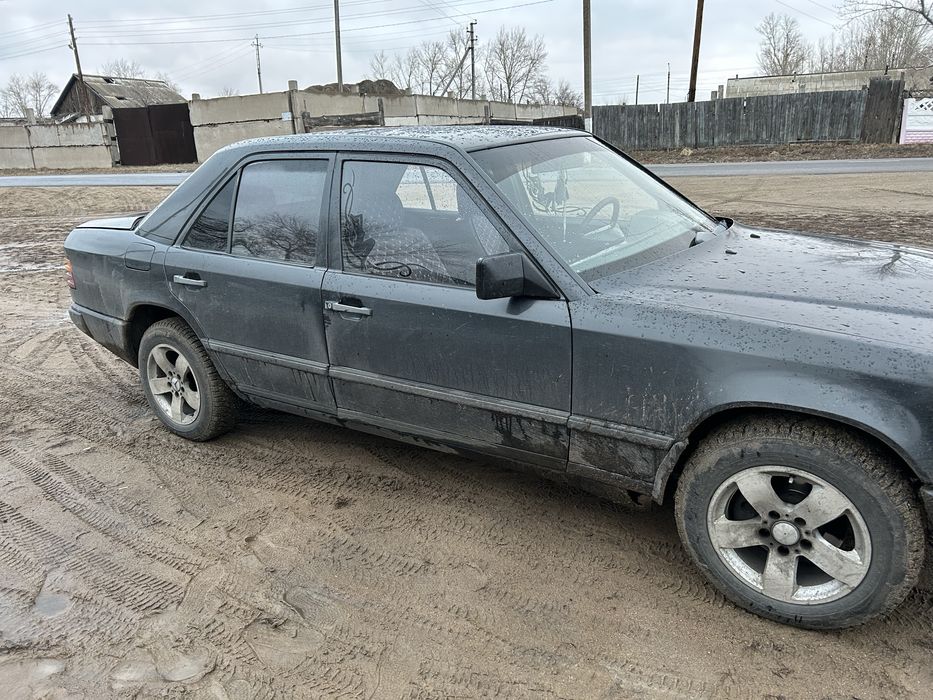 Mersedes e230 w124 kuzov