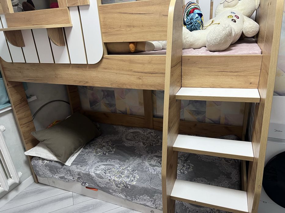 Продам 2 х ярусную кровать