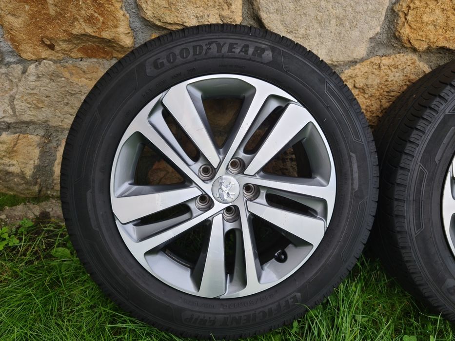 Jante Ford Traveller/Toyota Proace/PeugeotSpace Tourer5x108,215/60R17C