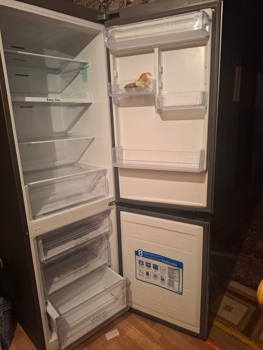 Продам холодильник новый