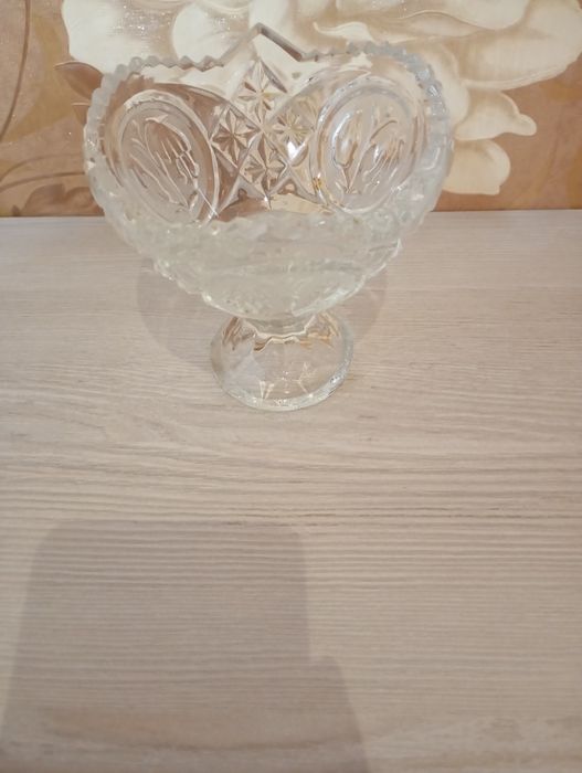 Хрустальная ваза конфетница