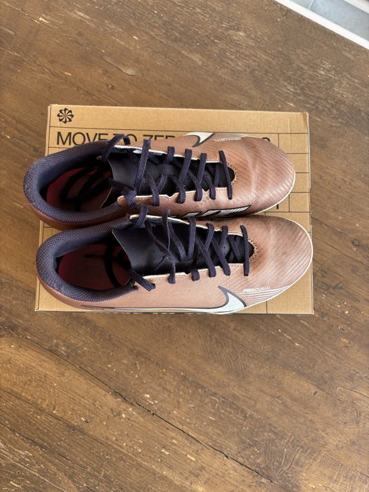 Продавам бутонки nike mercurial.